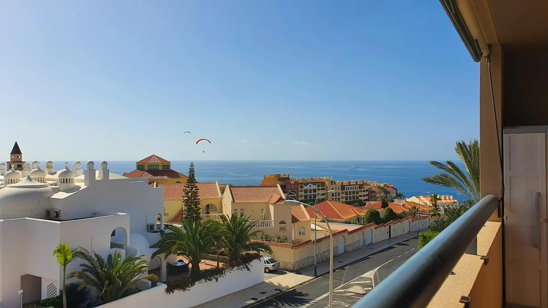 Sea&Sun Paradise, Heated Pool, 2Br, Parking Playa Paraiso  0*, Playa Paraiso (Tenerife)