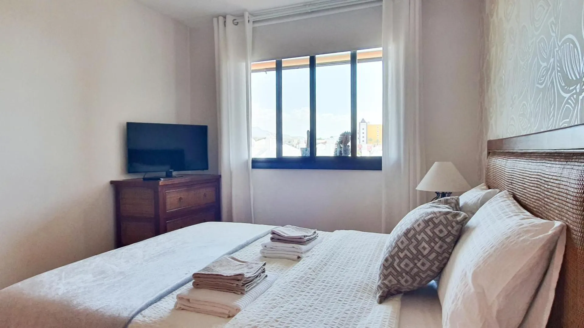 Apartment Sea&Sun Paradise, Heated Pool, 2Br, Parking Playa Paraiso