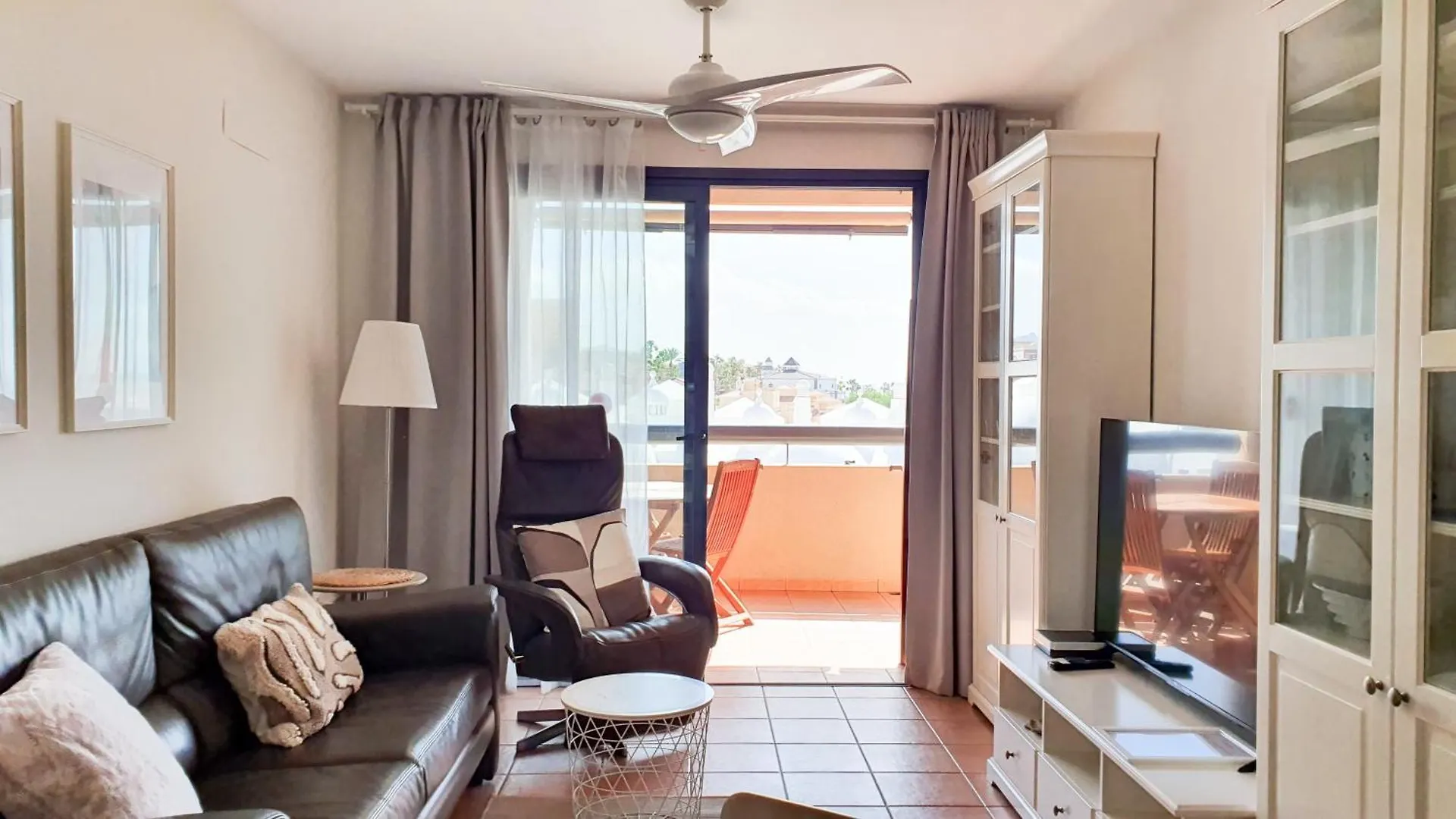 Sea&Sun Paradise, Heated Pool, 2Br, Parking Playa Paraiso  Playa Paraiso (Tenerife)