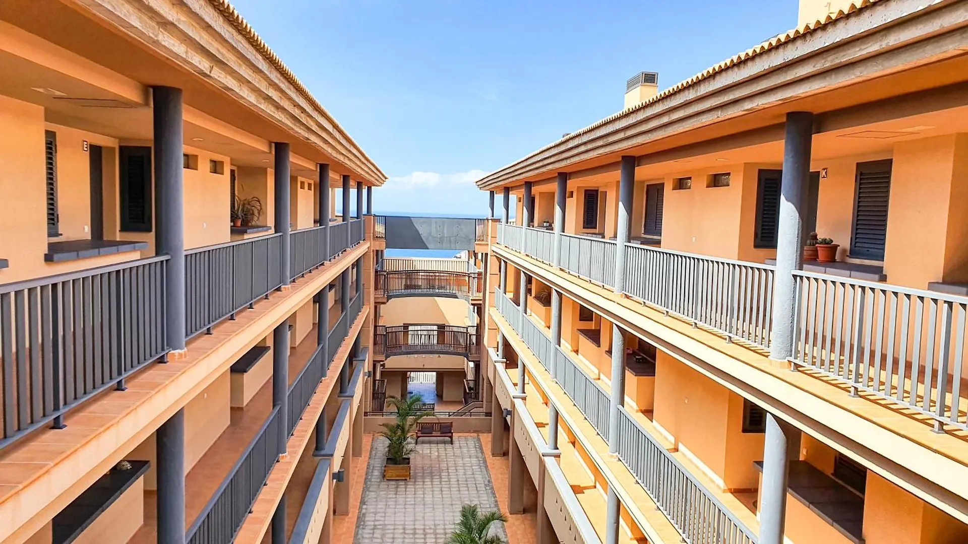 Apartment Sea&Sun Paradise, Heated Pool, 2Br, Parking Playa Paraiso