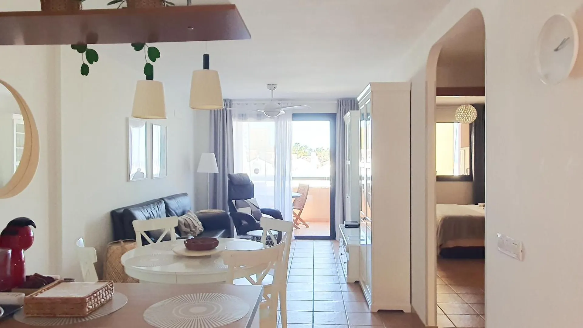 Sea&Sun Paradise, Heated Pool, 2Br, Parking Playa Paraiso  0*, Playa Paraiso (Tenerife)